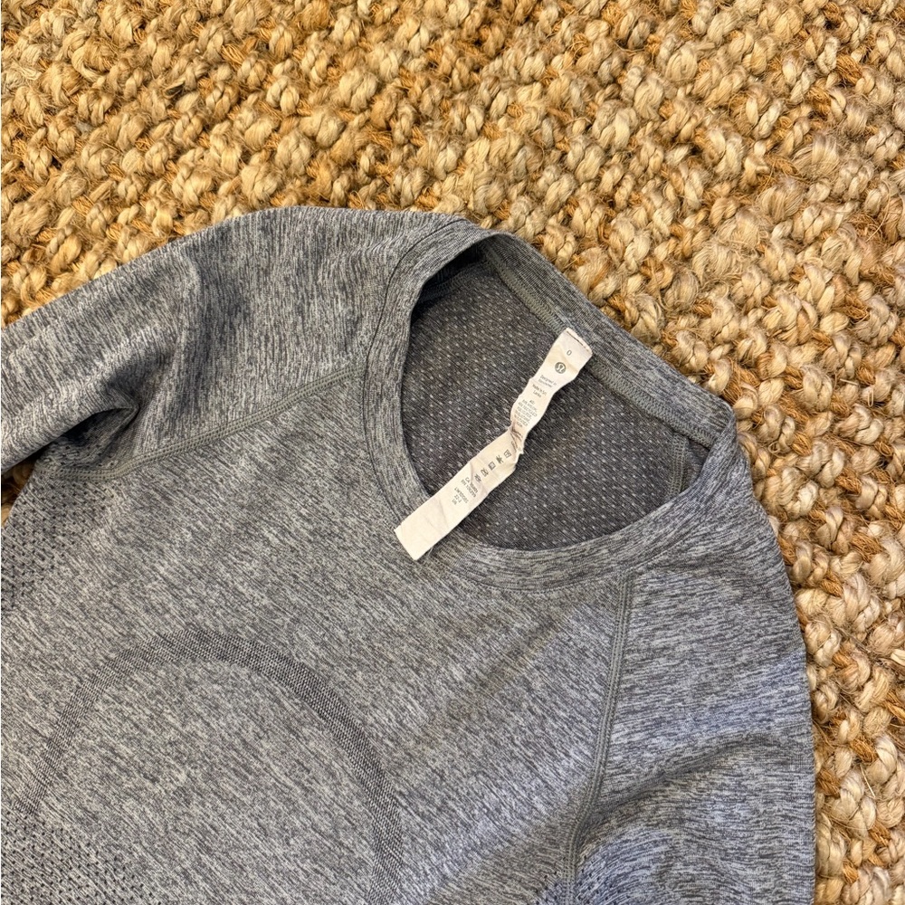lululemon athletica Gray Seamless Long Sleeve Crew - Picture 2 of 4
